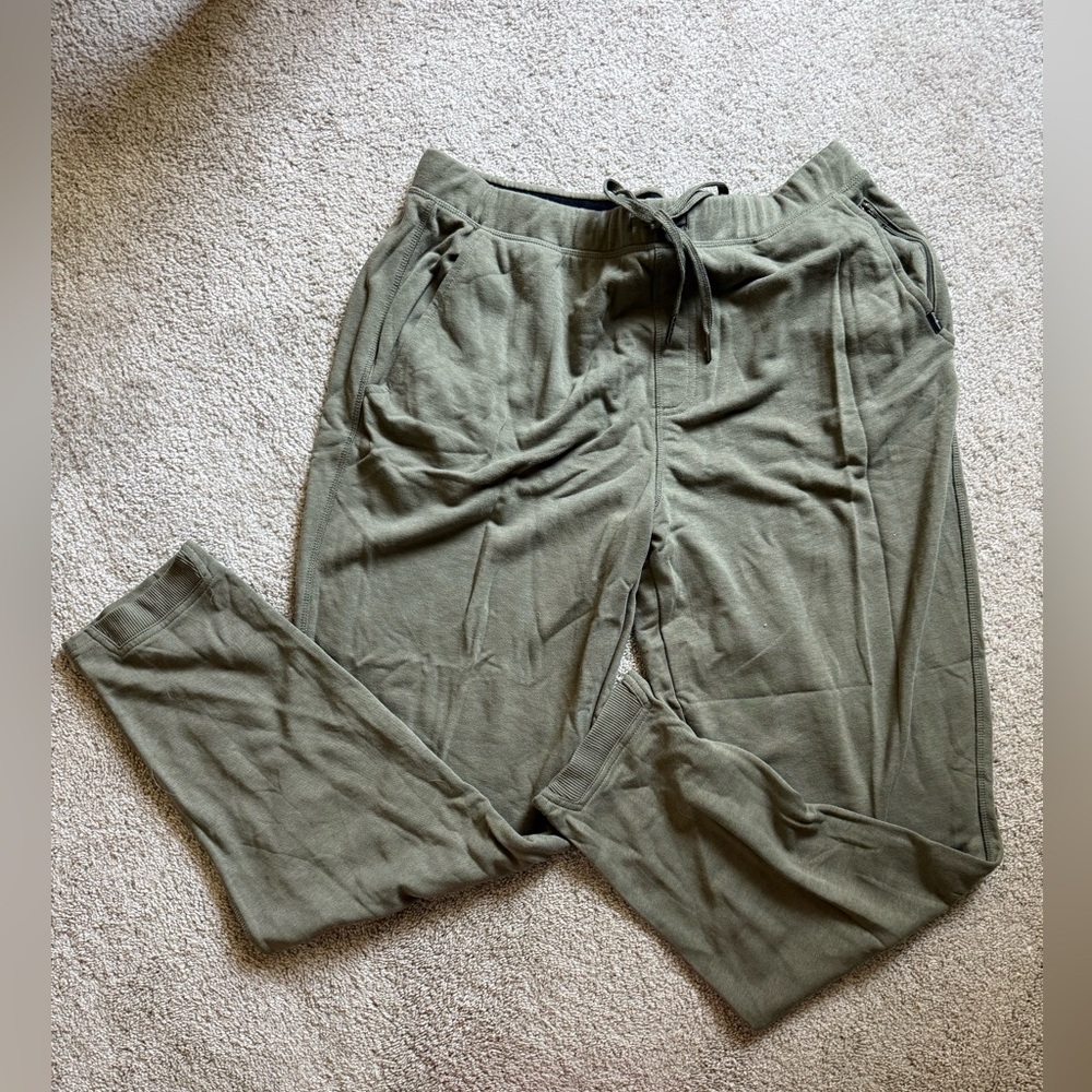 Eddie Bauer Men's Olive Joggers